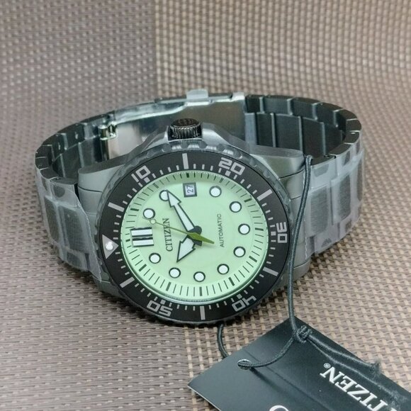 NEW Citizen Green Analog Black Date Automatic Men's Watch